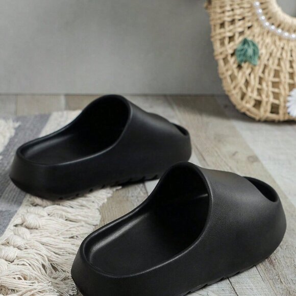 Black Fashionable Women's Anti-Slip Slippers - Picture 5 of 7